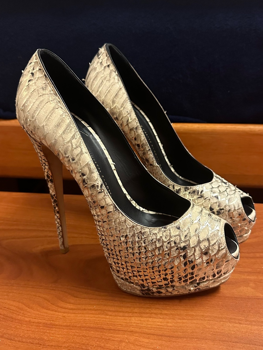 Giuseppe Zanotti Sharon Python Leather Animal Print Pumps Platform Heels 40.5